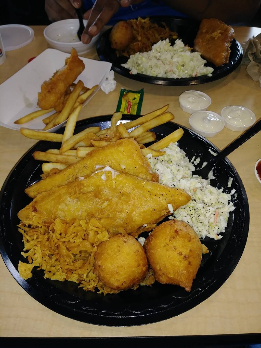 Long John Silvers | restaurant | 1505 N Locust Ave, Lawrenceburg, TN 38464, USA | 9317627001 OR +1 931-762-7001