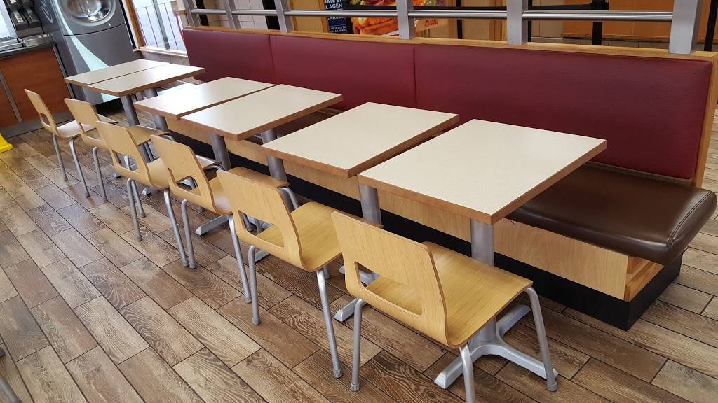 Wendys | restaurant | 496 Connecticut Ave, Norwalk, CT 06854, USA | 2038539584 OR +1 203-853-9584