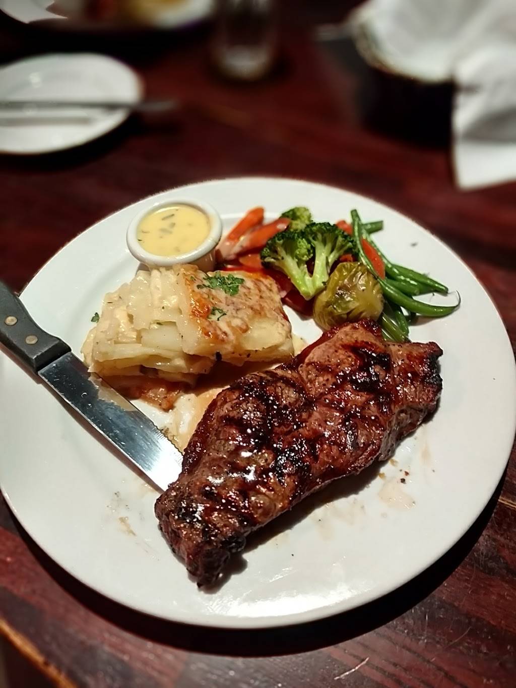 Central Grille | restaurant | 219 S Fair Oaks Ave, Pasadena, CA 91105, USA | 6264494499 OR +1 626-449-4499