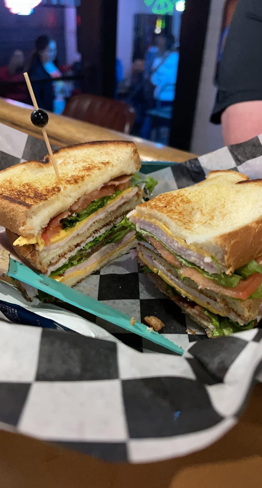 Berts Tavern | restaurant | 115 N Fry St, Yates Center, KS 66783, USA | 6203125004 OR +1 620-312-5004