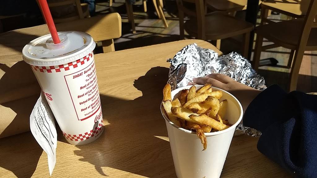 Five Guys | meal takeaway | 1662 Savannah Hwy, Charleston, SC 29407, USA | 8435565489 OR +1 843-556-5489