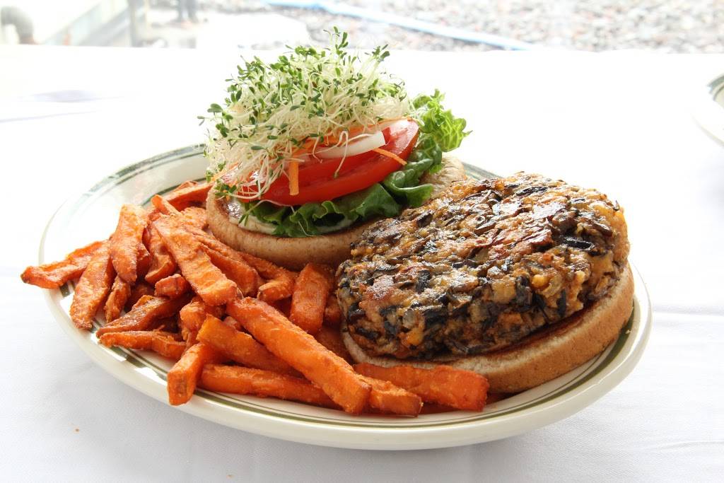 Grandmas Saloon & Grill Canal Park | restaurant | 522 S Lake Ave, Duluth, MN 55802, USA | 2187274192 OR +1 218-727-4192