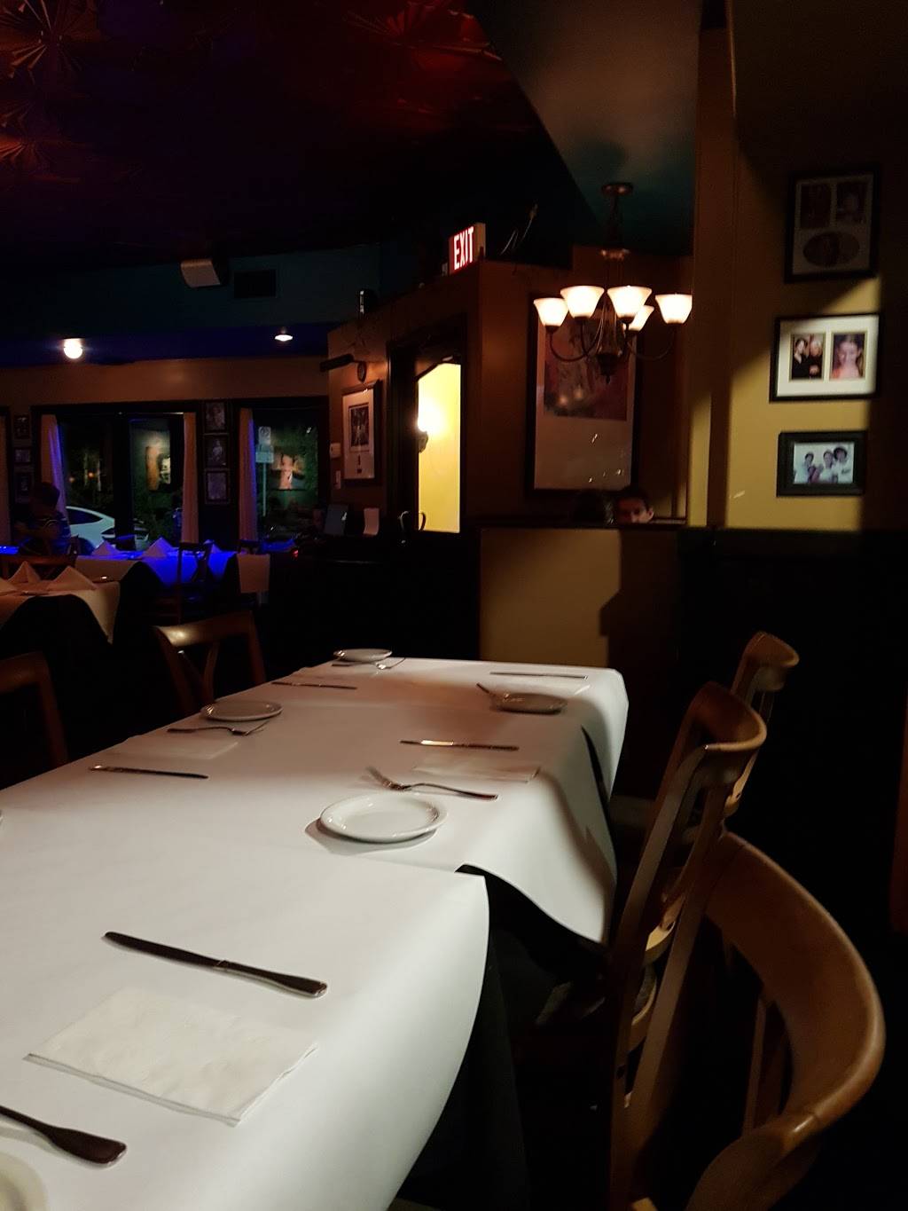 Frankies on Melrose | restaurant | 7228 Melrose Ave, Los Angeles, CA 90038, USA | 3239372801 OR +1 323-937-2801