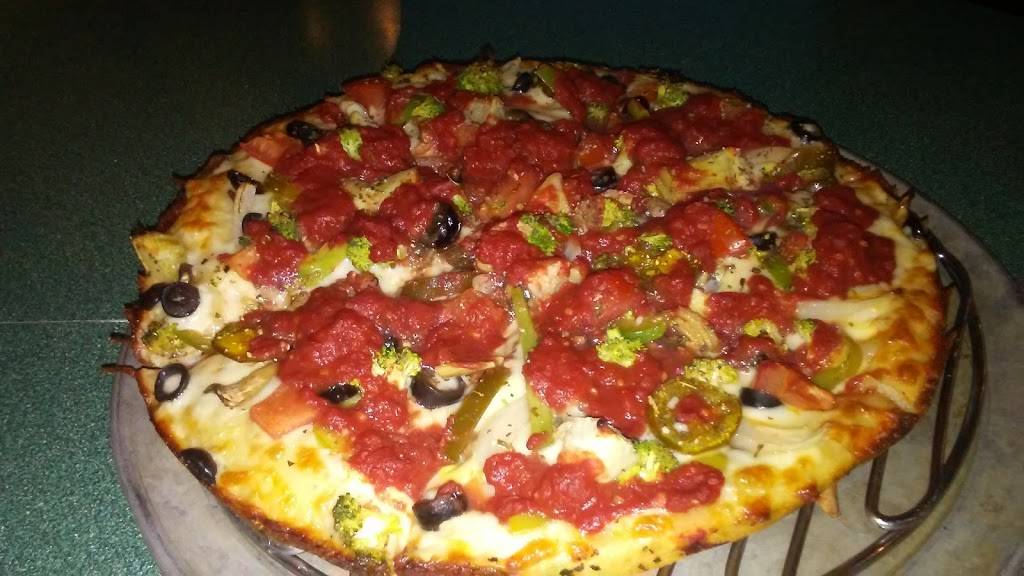 Tomasos Pizza | restaurant | 3234 Center Point Rd NE, Cedar Rapids, IA 52402, USA | 3193644313 OR +1 319-364-4313