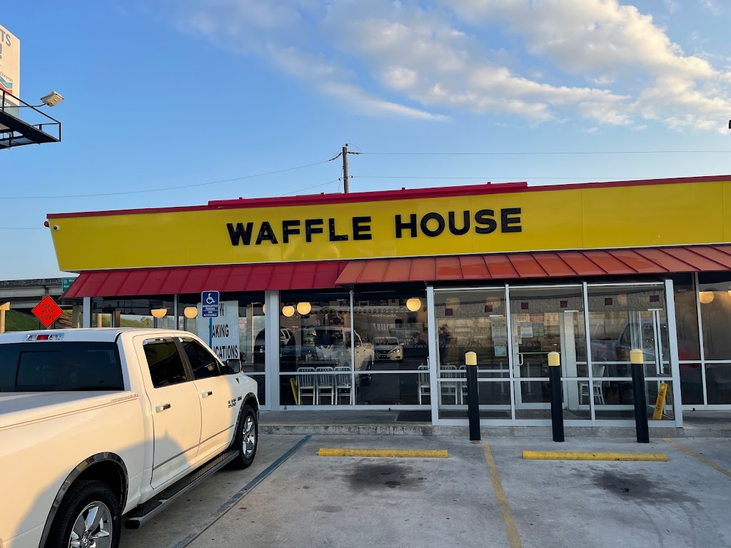 Waffle House | meal takeaway | 167 Maxwell St, Rayville, LA 71269, USA | 3187282224 OR +1 318-728-2224