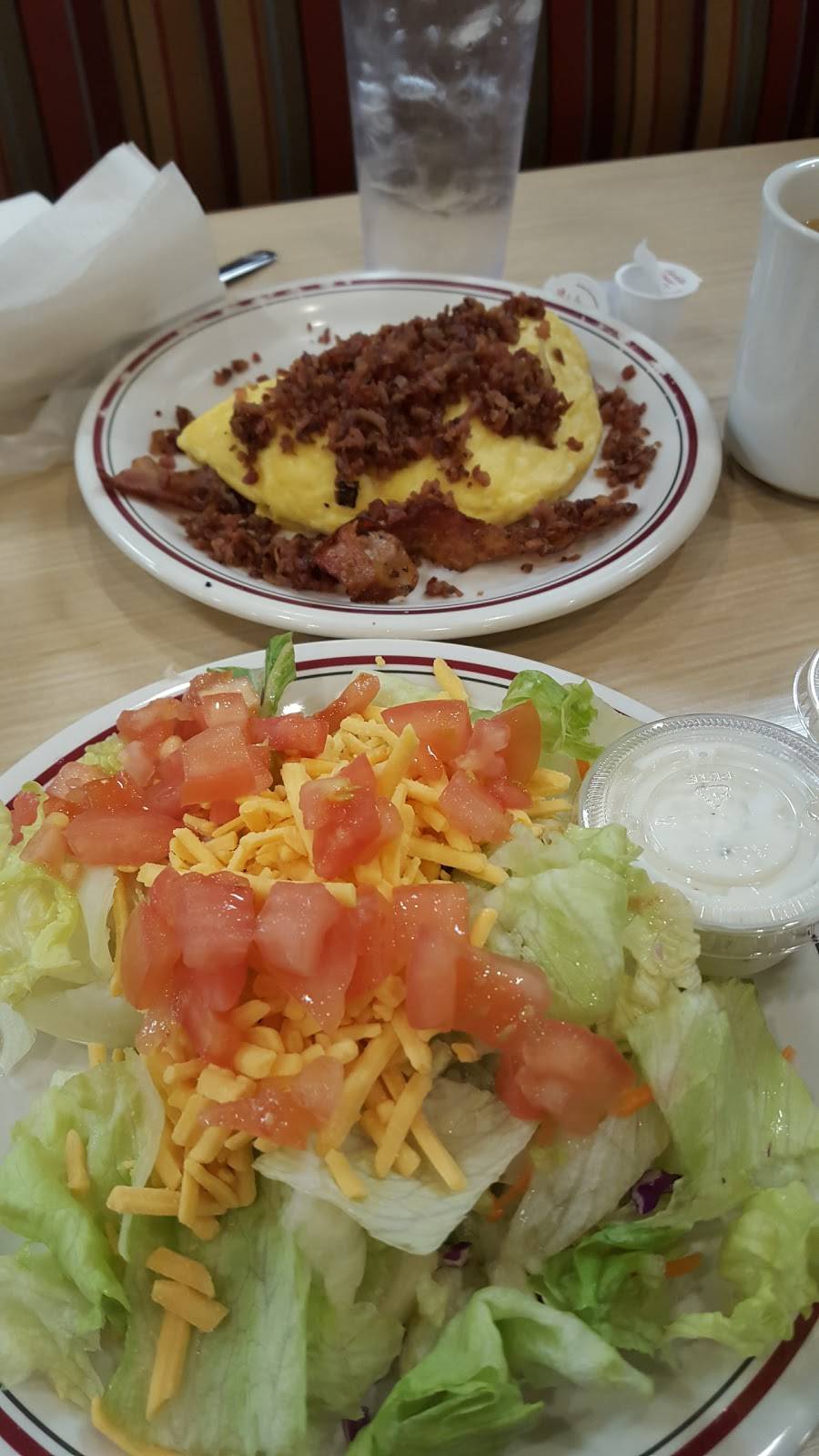 Huddle House | restaurant | 1830 Gunter Ave, Guntersville, AL 35976, USA | 2565828019 OR +1 256-582-8019