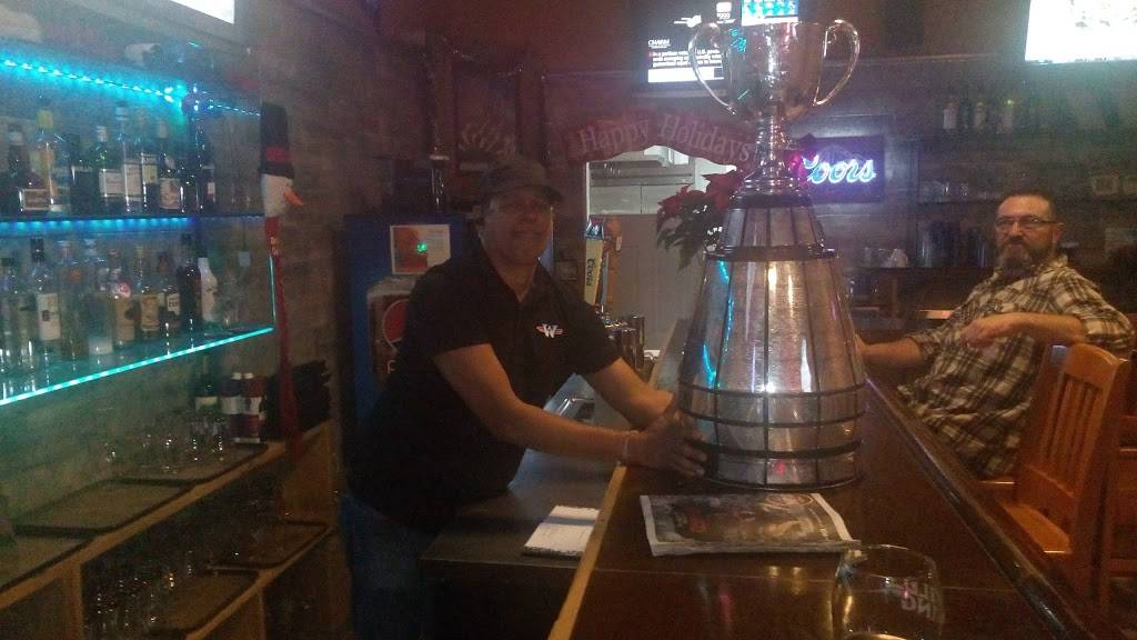 Wild Wing | restaurant | 17205 Leslie St #4, Newmarket, ON L3Y 8E4, Canada | 9058366400 OR +1 905-836-6400