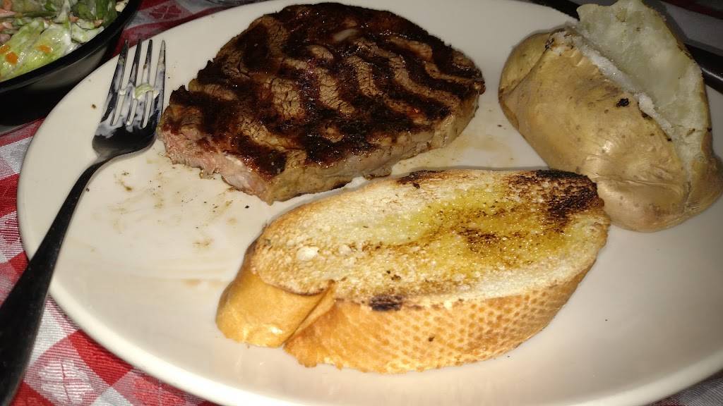 The Beefmastor Inn | restaurant | 2656 US-301, Wilson, NC 27893, USA | 2522377343 OR +1 252-237-7343