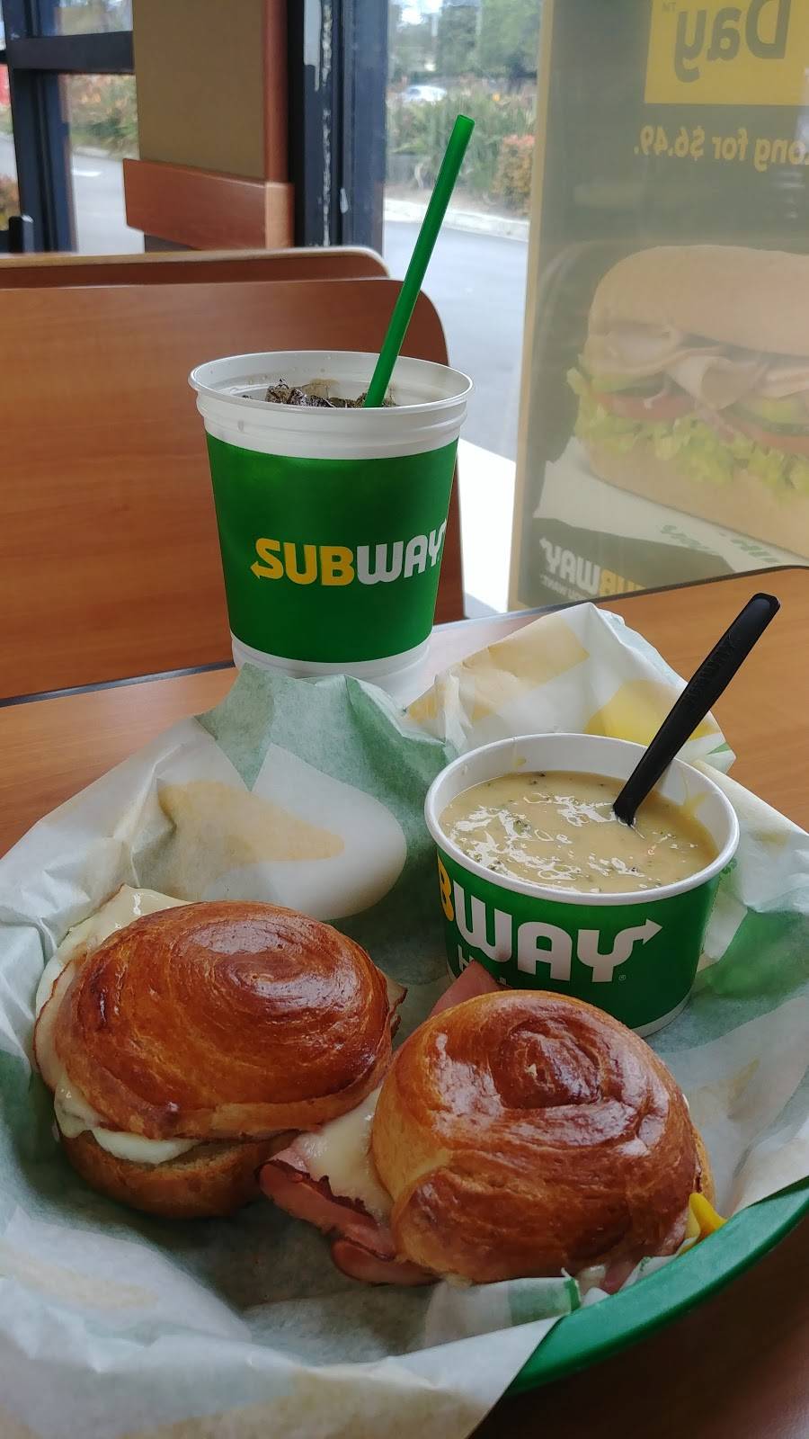 Subway | restaurant | 645 S Ventura Rd, Oxnard, CA 93030, USA | 8058324383 OR +1 805-832-4383