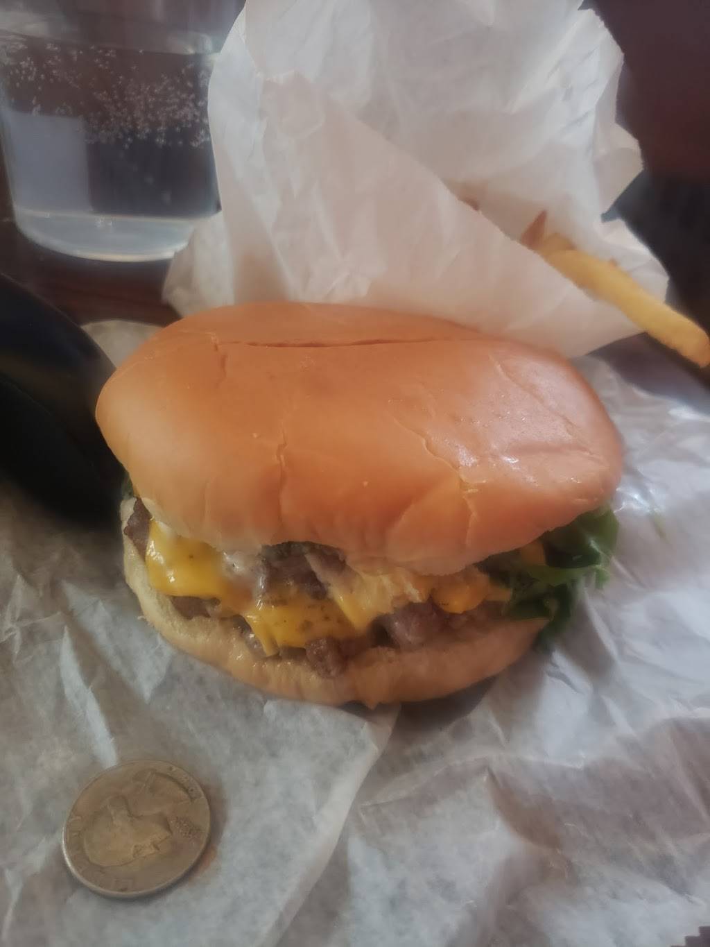 Charlevoix Dairy Grille, LLC | restaurant | 1111 Bridge St, Charlevoix, MI 49720, USA | 2315479771 OR +1 231-547-9771