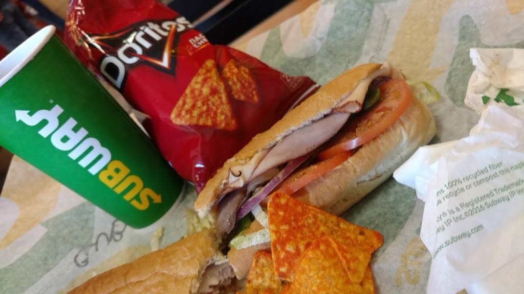 Subway | restaurant | 23905 Clinton Keith Rd Building C Ste 118, Oak Creek Center, Wildomar, CA 92595, USA | 9514618930 OR +1 951-461-8930