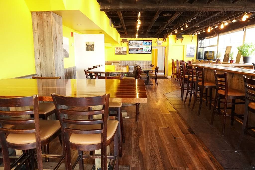 Port Credit Social House | restaurant | 1 Port St E, Mississauga, ON L5G 1H3, Canada | 6479777989 OR +1 647-977-7989