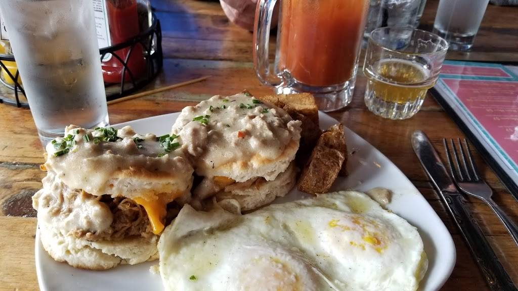 The Garage | restaurant | 1709 N Arlington Pl, Milwaukee, WI 53202, USA | 4142259330 OR +1 414-225-9330