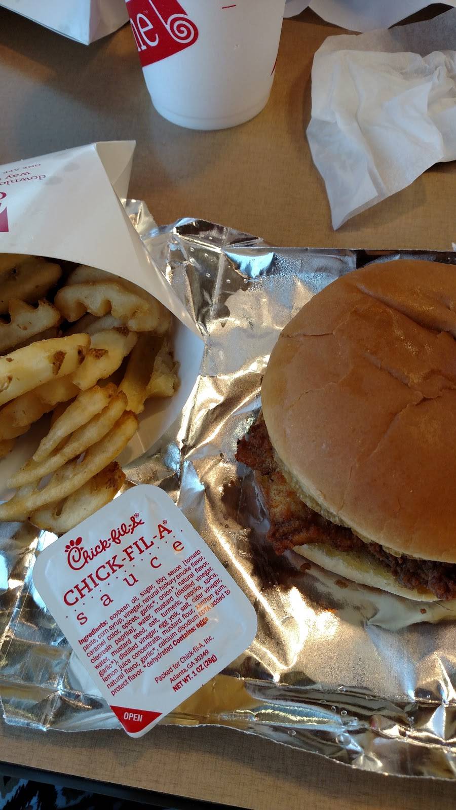 Chick-fil-A Florence (Drive-Thru) | restaurant | 341 Cox Creek Pkwy, Florence, AL 35630, USA | 2567640535 OR +1 256-764-0535