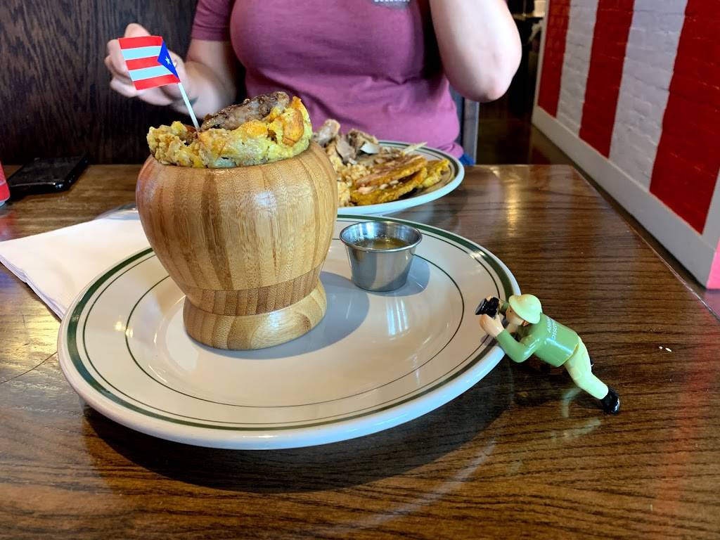 Papis Puerto Rican Cuisine | restaurant | 440 E McCullough Dr Suite 123, Charlotte, NC 28262, USA | 9802074253 OR +1 980-207-4253