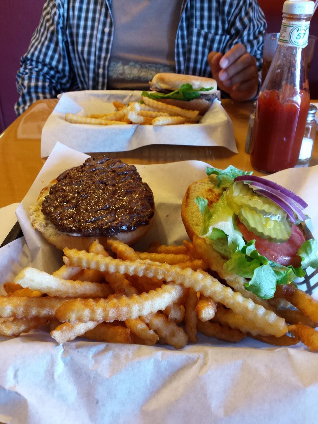 Ds Diner | restaurant | 7260 Healdsburg Ave, Sebastopol, CA 95472, USA | 7078298080 OR +1 707-829-8080