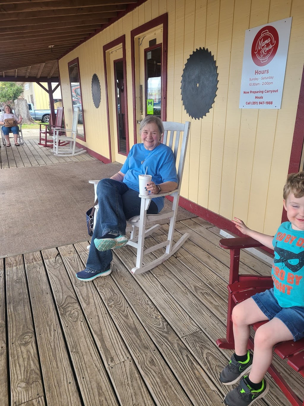 Mama Lous Restaurant | restaurant | 22288 Pine St, Robertsdale, AL 36567, USA | 2519471988 OR +1 251-947-1988