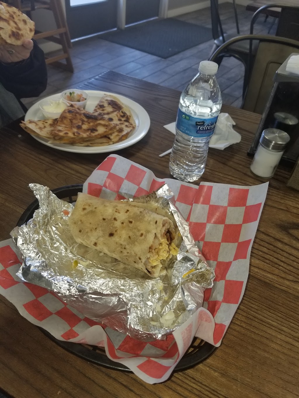 La Unica Taqueria | restaurant | 200 2nd St NE, Childress, TX 79201, USA | 9409387010 OR +1 940-938-7010