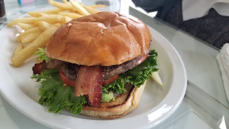 Smokeys Neighborhood Grill | restaurant | 501 E Bangs Ave, Modesto, CA 95356, USA | 2095546999 OR +1 209-554-6999