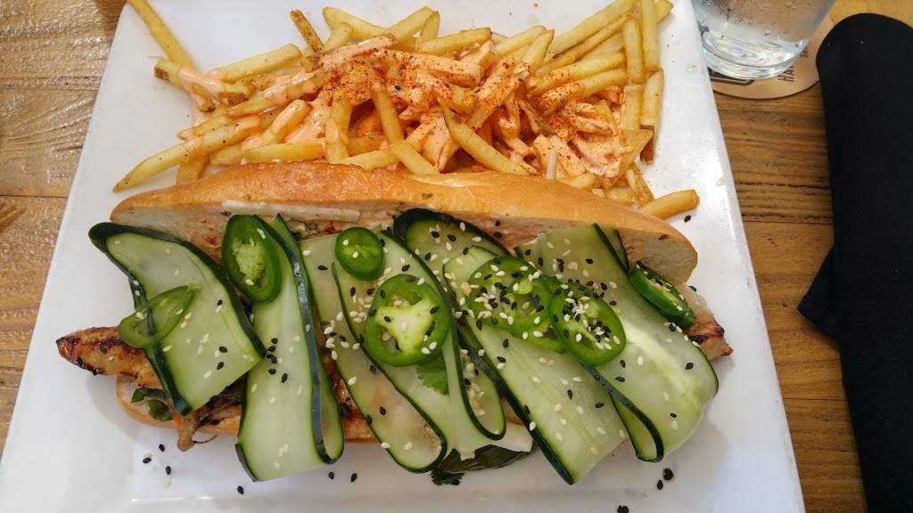 Karl Strauss Brewing Company | restaurant | 9675 Scranton Rd, San Diego, CA 92121, USA | 8585872739 OR +1 858-587-2739