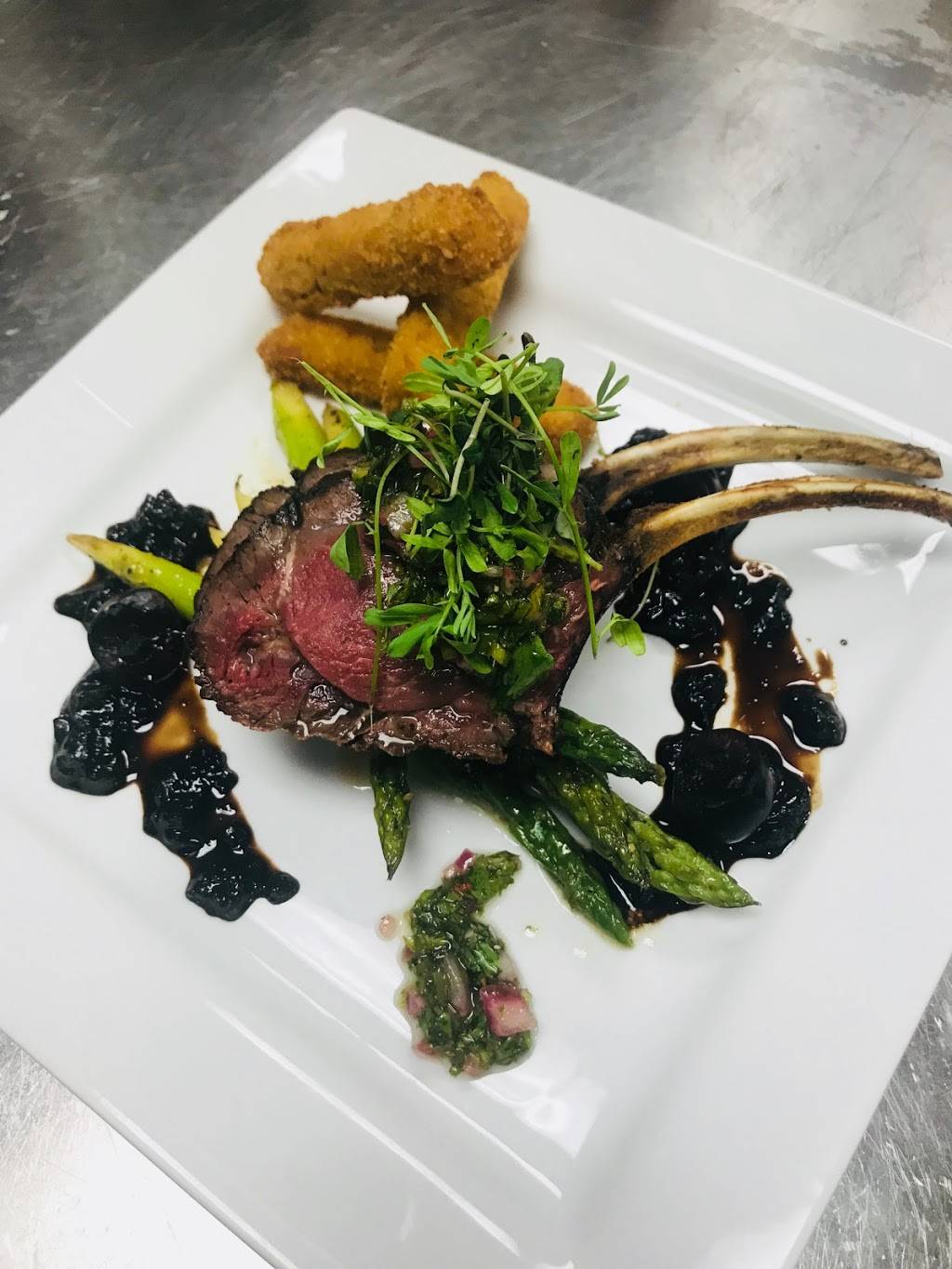 Creve Coeur Club of Peoria | restaurant | 456 Fulton St # 186, Peoria, IL 61602, USA | 3096722267 OR +1 309-672-2267