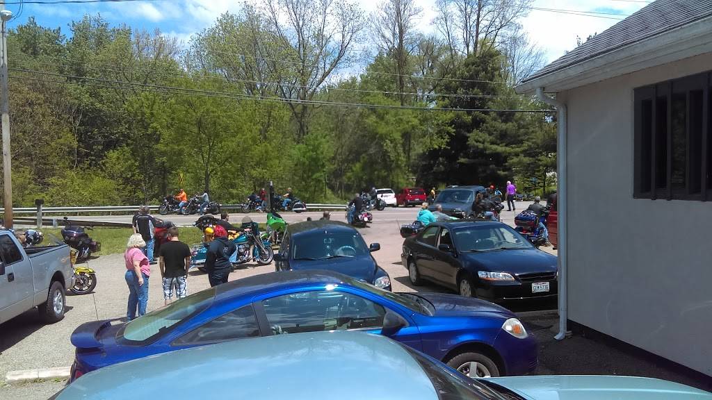 Two Goldens Tavern | restaurant | 9200 Forty Corners Rd NW, Massillon, OH 44647, USA | 3308335205 OR +1 330-833-5205