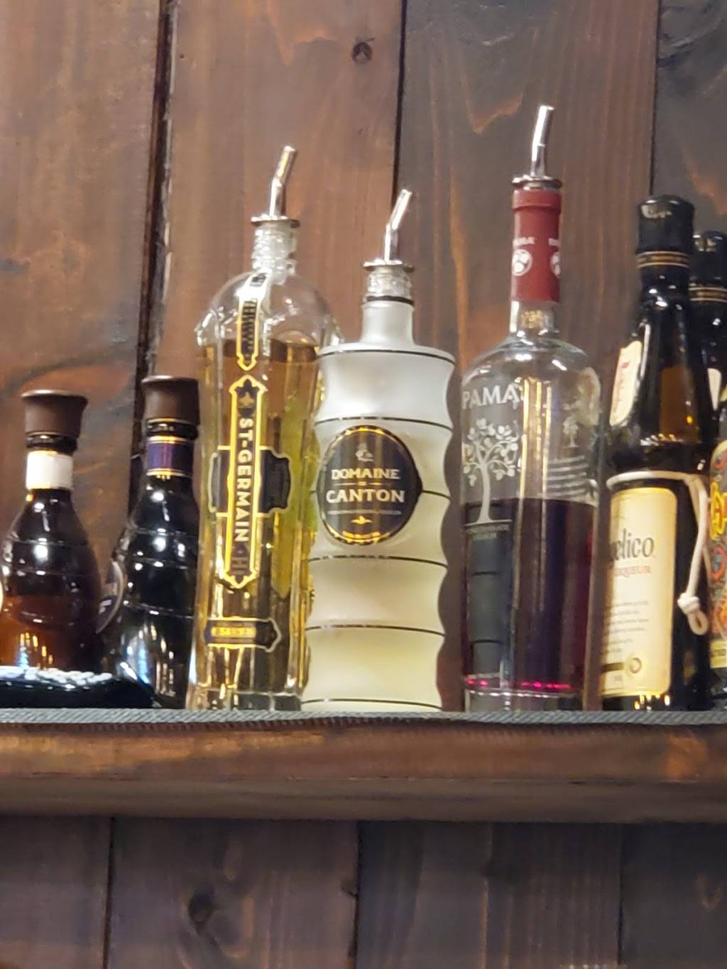 Grand Lake Public House | restaurant | 1623 S Main St, Grove, OK 74344, USA | 4177705226 OR +1 417-770-5226