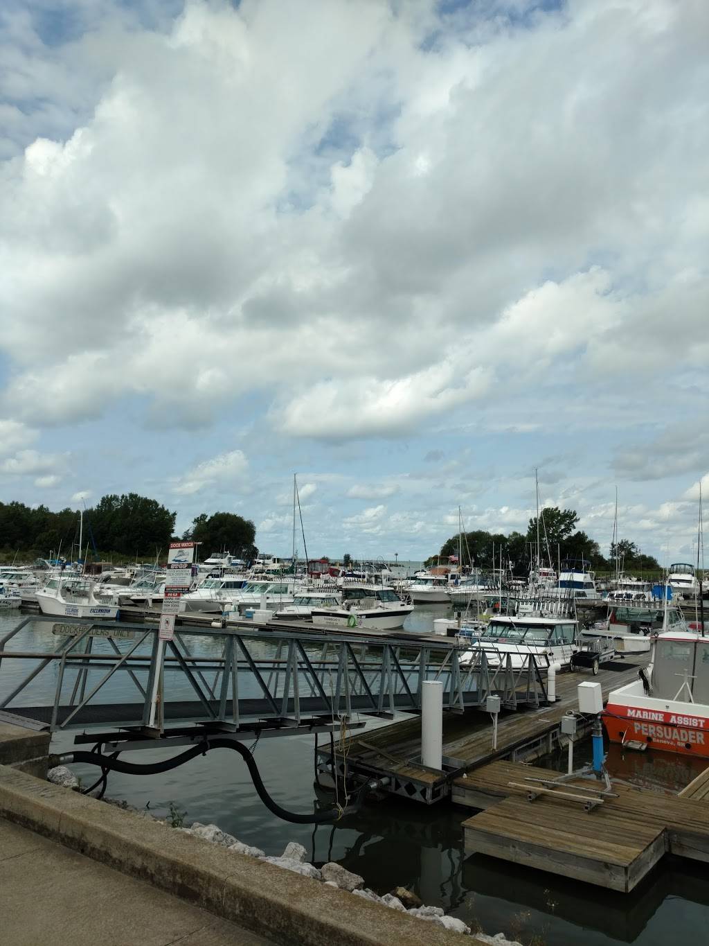 Best Coast Water Sports | meal takeaway | 4605 Padanarum Rd, Geneva, OH 44041, USA | 4404660333 OR +1 440-466-0333