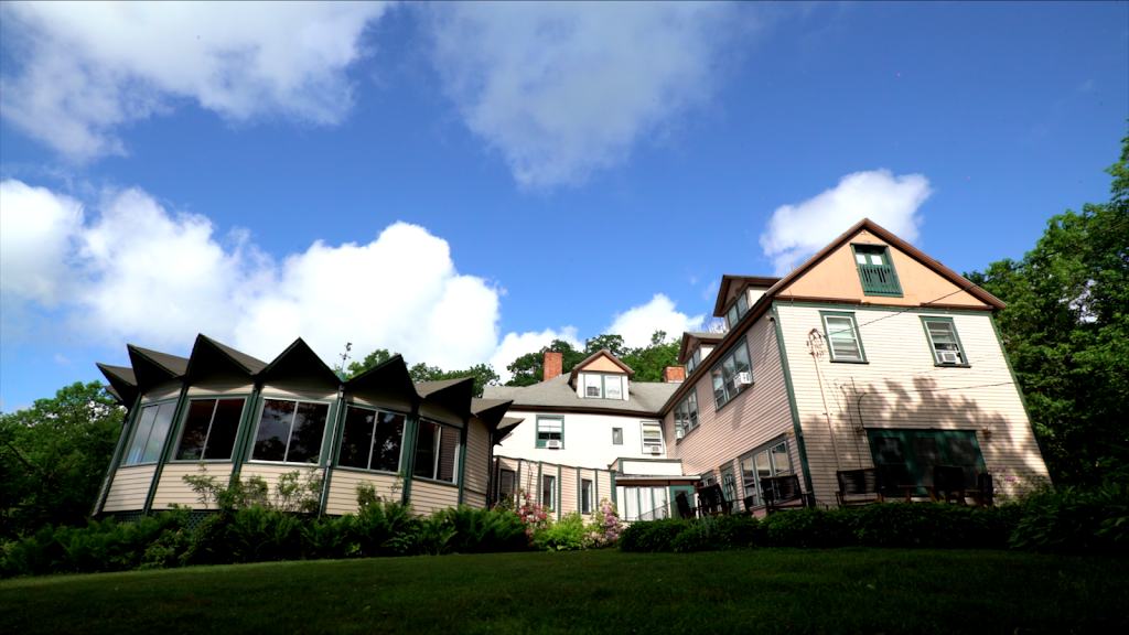 Bellflower Restaurant and Terrace | restaurant | 10 Richmond Mountain Rd, Lenox, MA 01240, United States | 4132008456 OR +1 413-200-8456