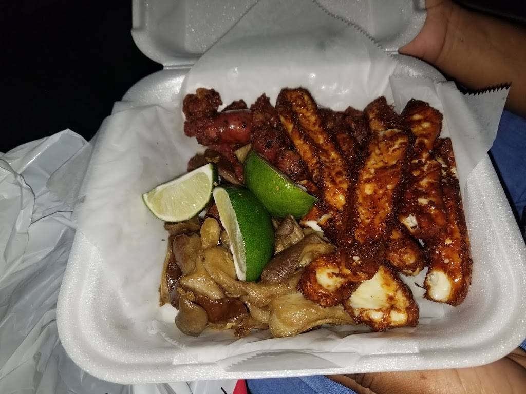 Chimi El Tigre | restaurant | 19851 NW 57th Ave, Opa-locka, FL 33055, USA | 3058766422 OR +1 305-876-6422