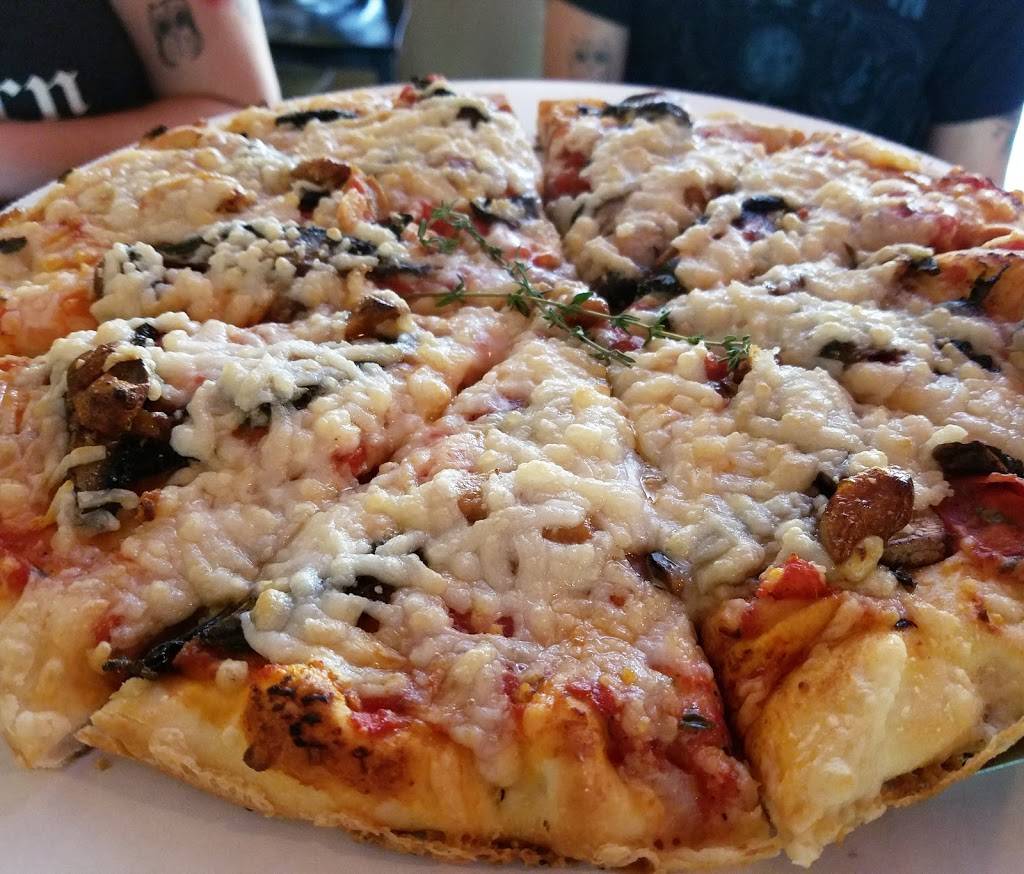 Amicis Pizza & Living Room | restaurant | 3249 Twelve Mile Rd, Berkley, MI 48072, USA | 2485444100 OR +1 248-544-4100