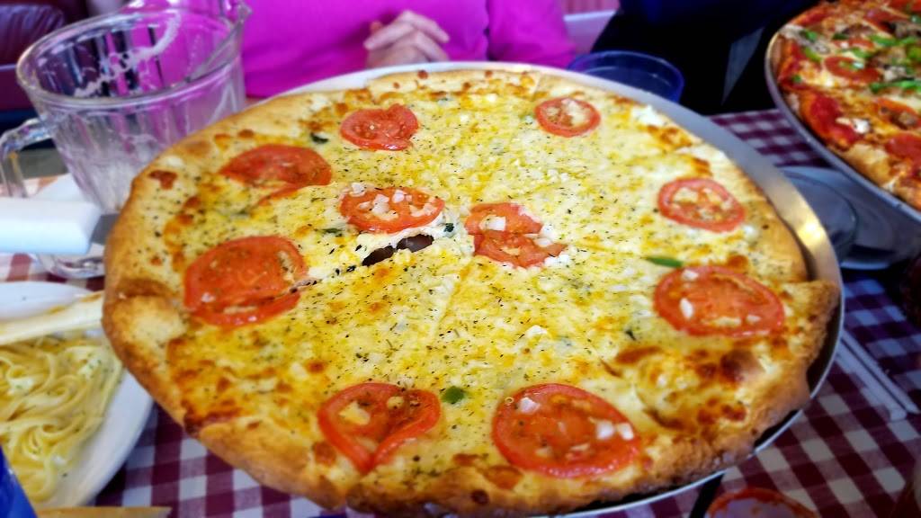 Savellis Pizza, Pasta and Subs | restaurant | 301 Manitou Ave, Manitou Springs, CO 80829, USA | 7196853755 OR +1 719-685-3755