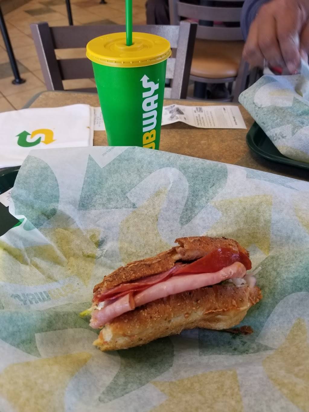 Subway Restaurants | restaurant | 4644 W Gandy Blvd Unit 10 Gandy, Plaza West, Tampa, FL 33611, USA | 8138311141 OR +1 813-831-1141