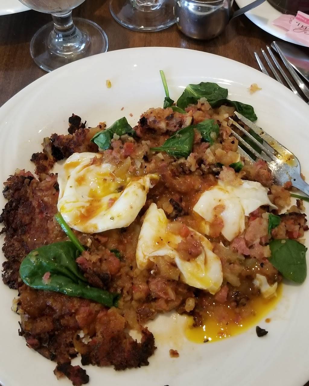 The Classic Cup Cafe | cafe | 301 W 47th St, Kansas City, MO 64112, USA | 8167531840 OR +1 816-753-1840