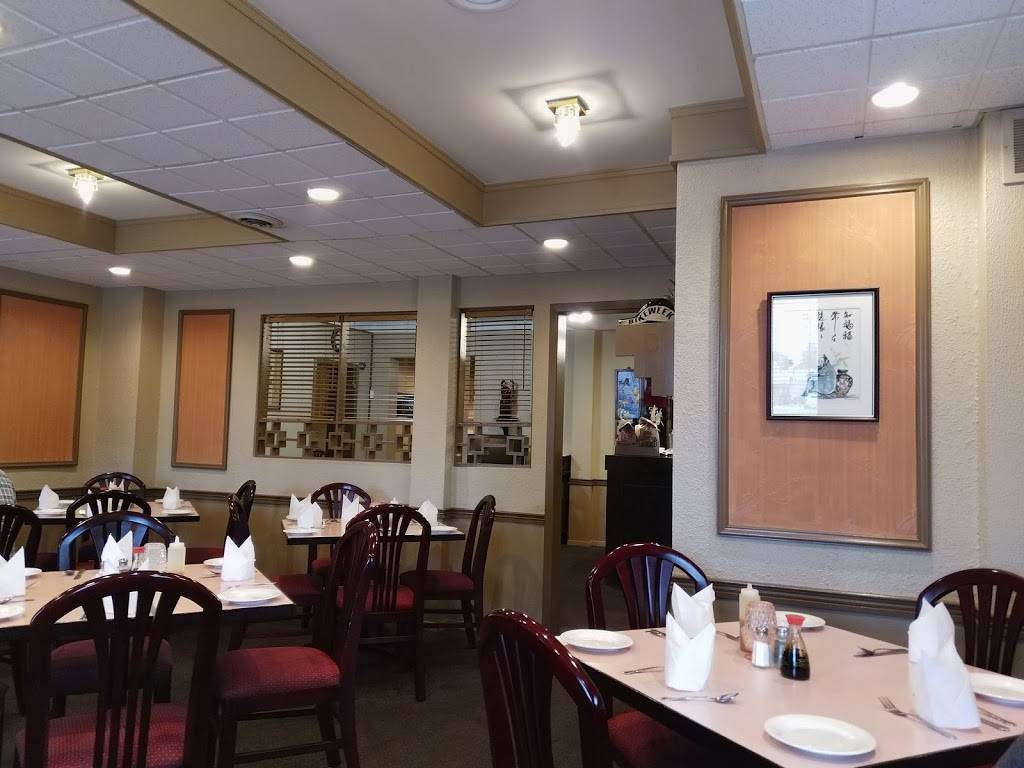 Golden Palace Restaurant | restaurant | 380 Lyndoch St, Corunna, ON N0N 1G0, Canada | 5198625111 OR +1 519-862-5111