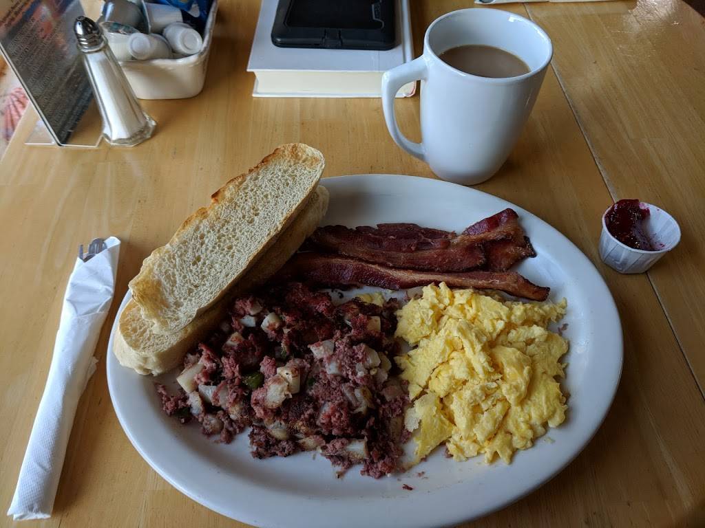 Cheryls Landing and Marina | restaurant | 1749 North Blvd, Cadillac, MI 49601, USA | 2317753699 OR +1 231-775-3699