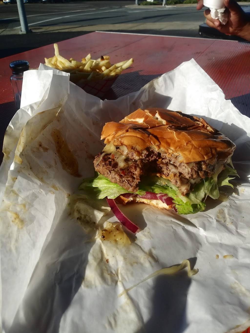 Bartels Giant Burger | restaurant | 18509 Lake Blvd E, Redding, CA 96003, USA | 5302437313 OR +1 530-243-7313