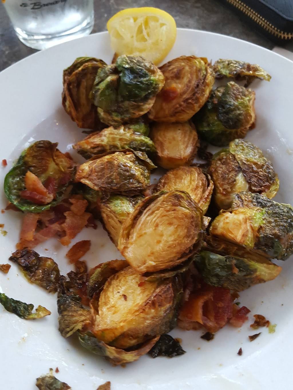 Lodi Beer Company | restaurant | 105 S School St, Lodi, CA 95240, USA | 2093689931 OR +1 209-368-9931