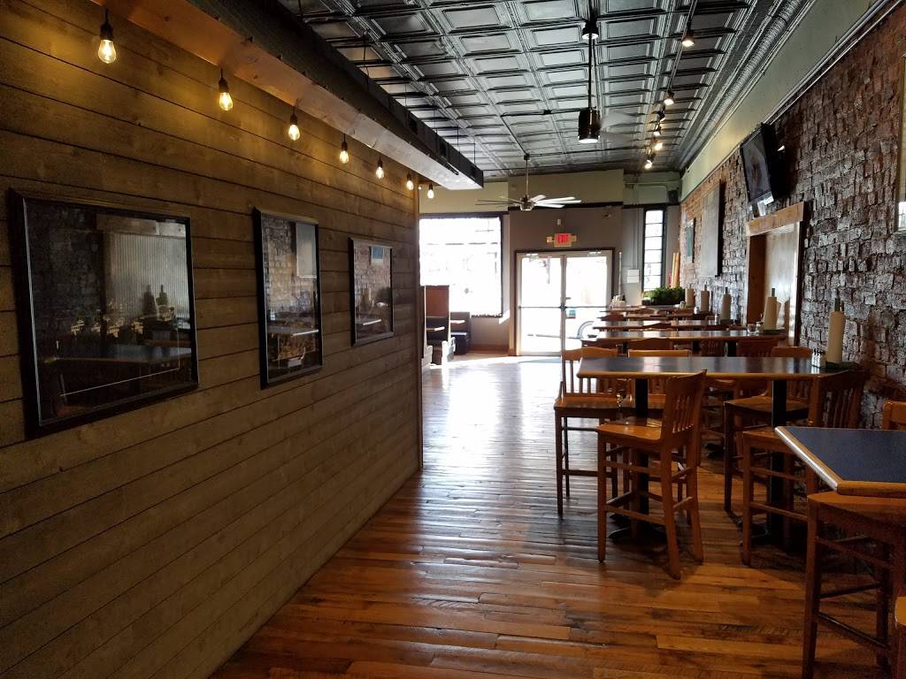 Awful Arthurs Seafood Co | restaurant | 131 E Main St, Salem, VA 24153, USA | 5404044488 OR +1 540-404-4488