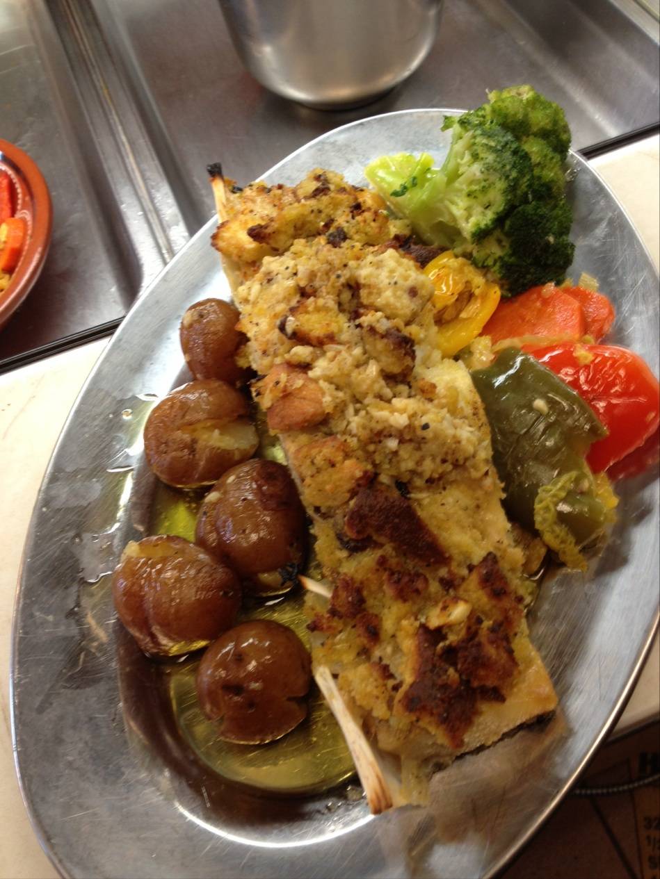 Bairrada Churrasqueira Grill | restaurant | 1560 Dundas St W, Toronto, ON M6K 1T8, Canada | 6473461560 OR +1 647-346-1560