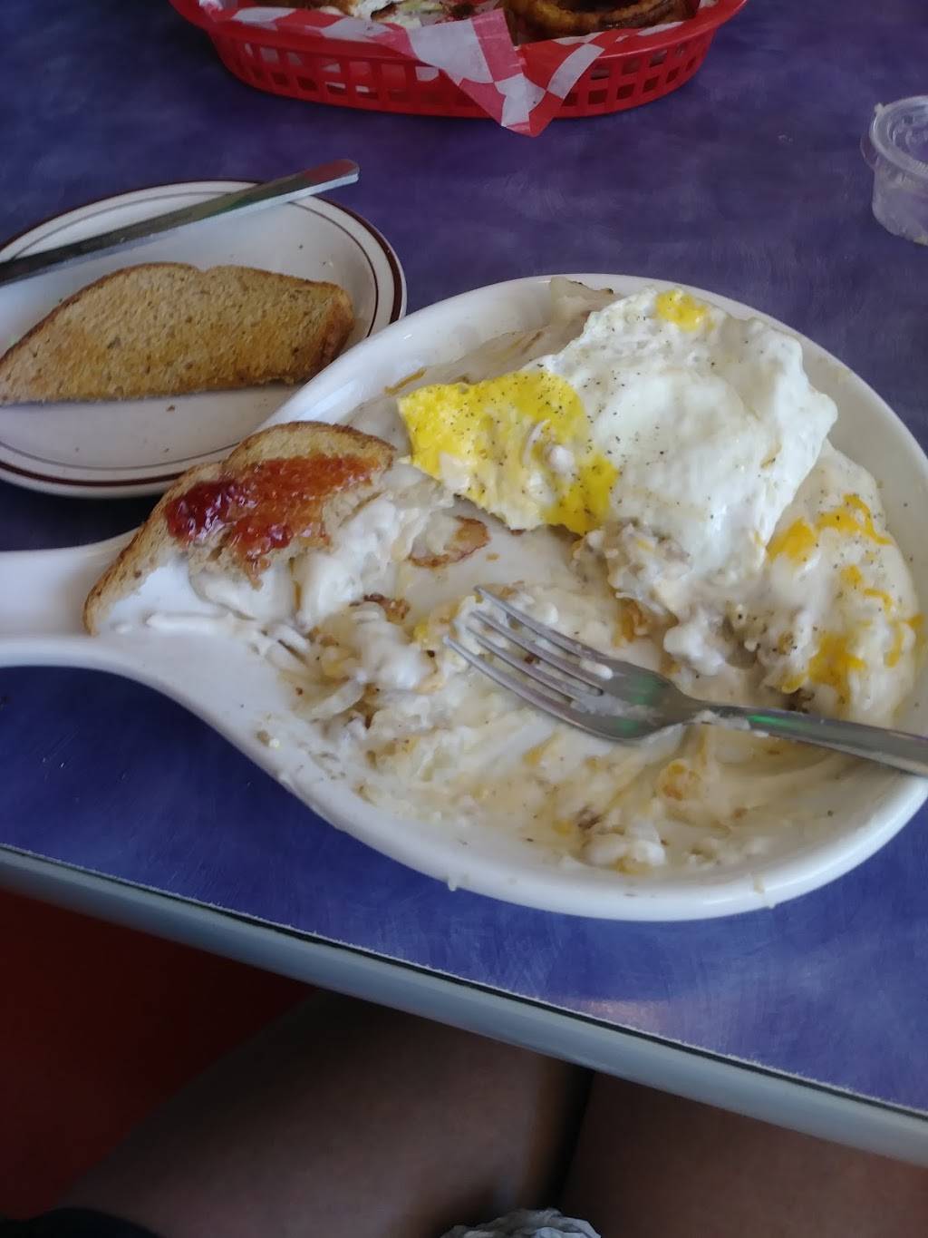 Double Deuce Diner | restaurant | 555 W Main St, Stockbridge, MI 49285, USA | 5178517666 OR +1 517-851-7666