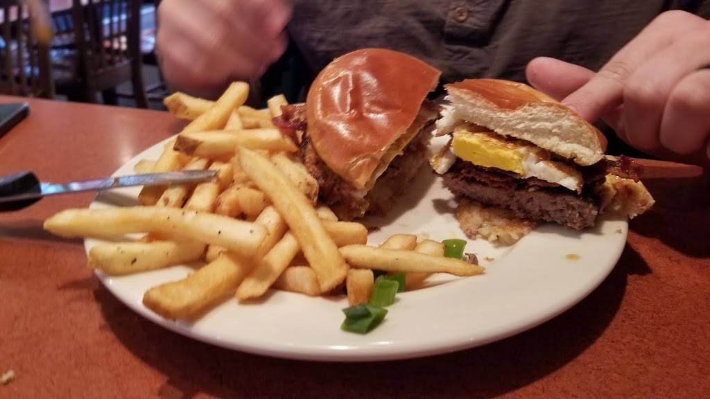 Old Chicago | meal takeaway | 1938 Grand River Ave, Okemos, MI 48864, USA | 5173471111 OR +1 517-347-1111