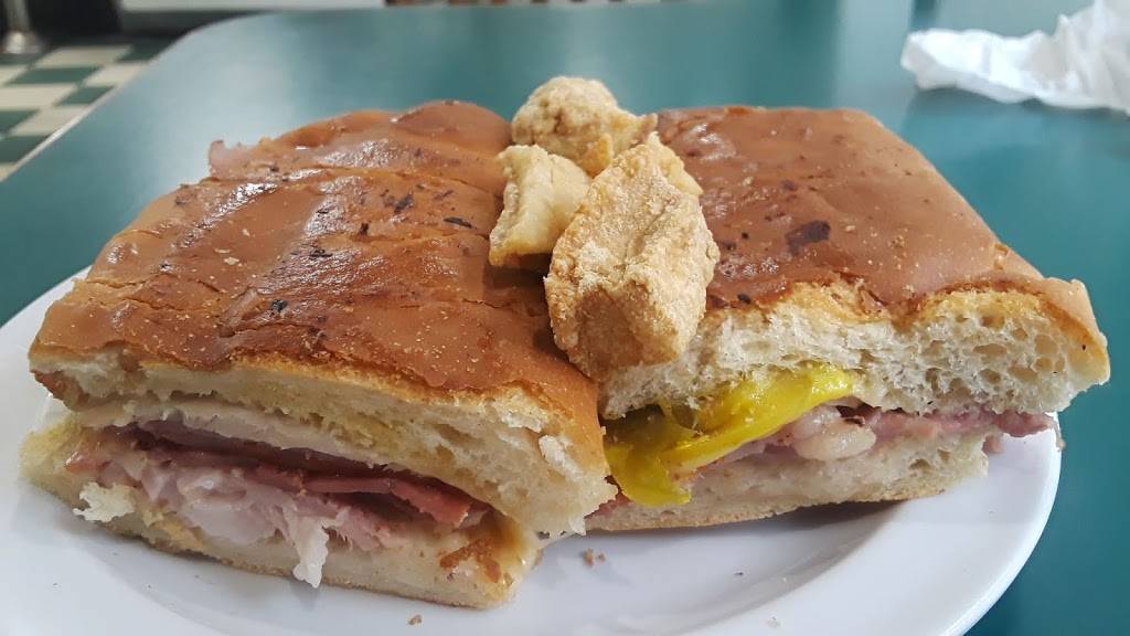 La Pola | restaurant | 5400 Palisade Ave, West New York, NJ 07093, USA | 2018676028 OR +1 201-867-6028