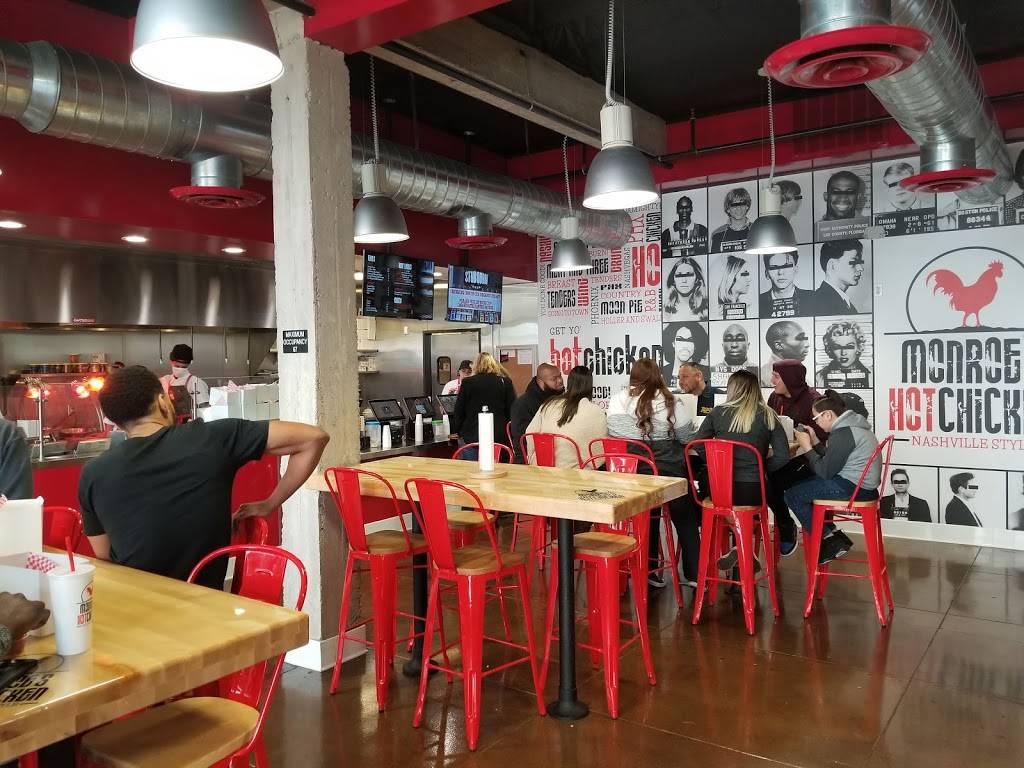 Monroes Hot Chicken | restaurant | 45 W Jefferson St, Phoenix, AZ 85003, USA | 6028727100 OR +1 602-872-7100