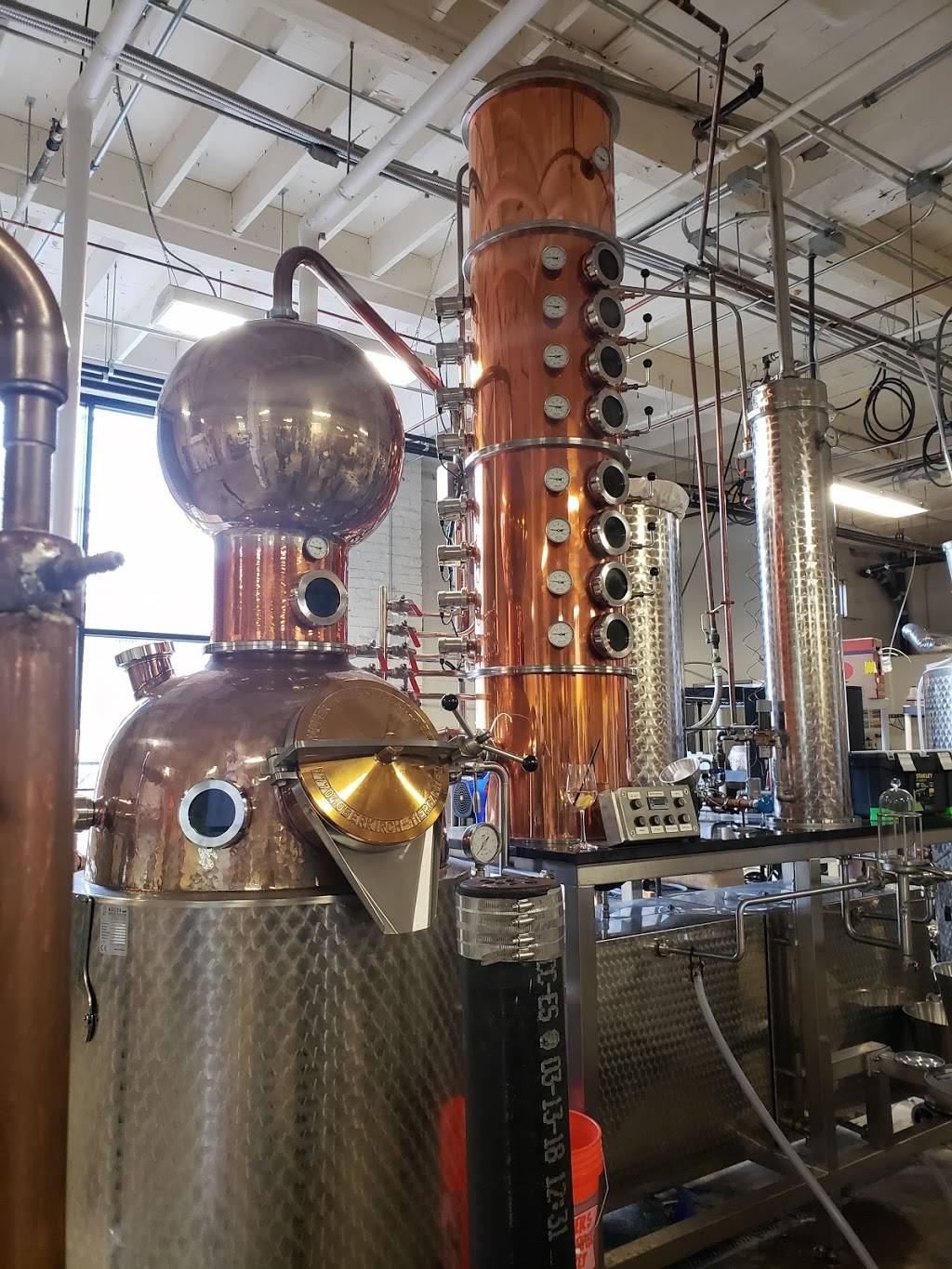 Federal Distilling, Stateside Urbancraft Vodka | restaurant | 1700 N Hancock St, Philadelphia, PA 19122, USA | 2154254200 OR +1 215-425-4200