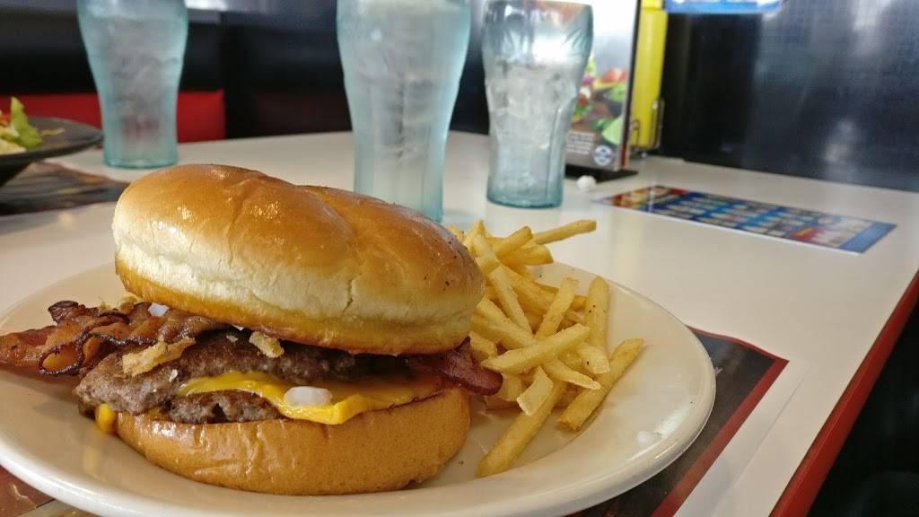 Steak n Shake | restaurant | 1305 Locke Dr, Bourbonnais, IL 60914, USA | 8159325600 OR +1 815-932-5600