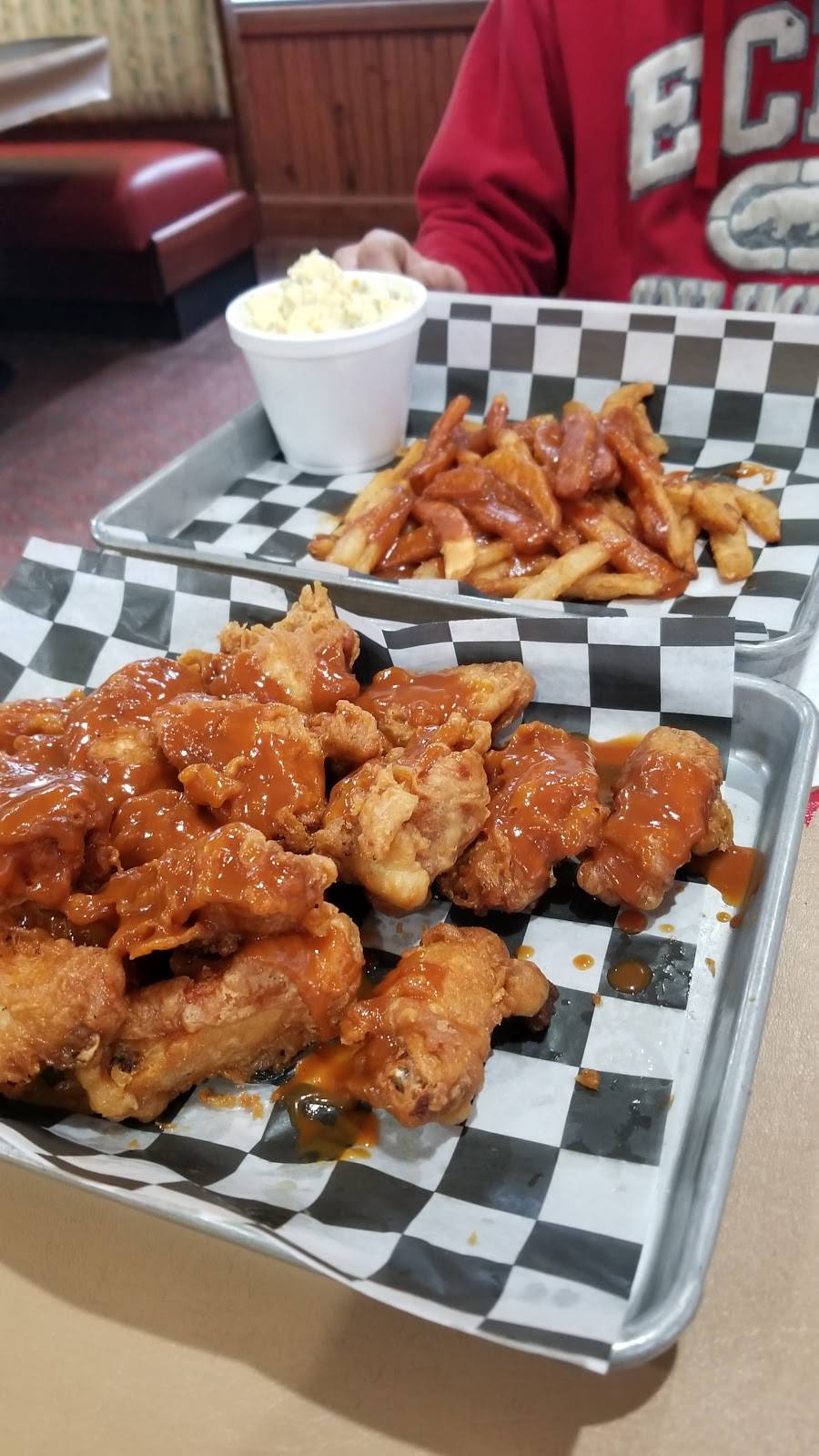 B&M Bar-b-que | restaurant | 21921 N Miles Rd, North Randall, OH 44128, USA | 2164758720 OR +1 216-475-8720