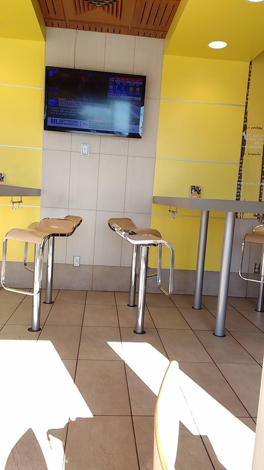 McDonalds | cafe | Willowcreek Centre, 400 Lansdowne St E, Peterborough, ON K9J 6X9, Canada | 7057412887 OR +1 705-741-2887