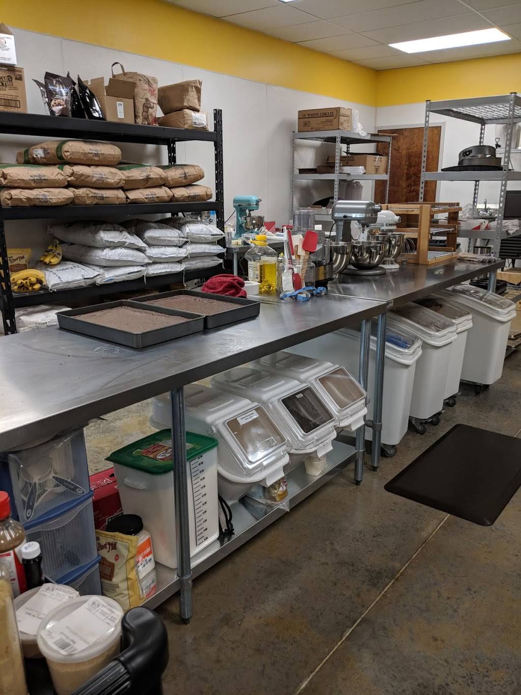 Healthy Body Bakery | restaurant | 913 Conference Dr Suite 106, Goodlettsville, TN 37072, USA | 6152102655 OR +1 615-210-2655