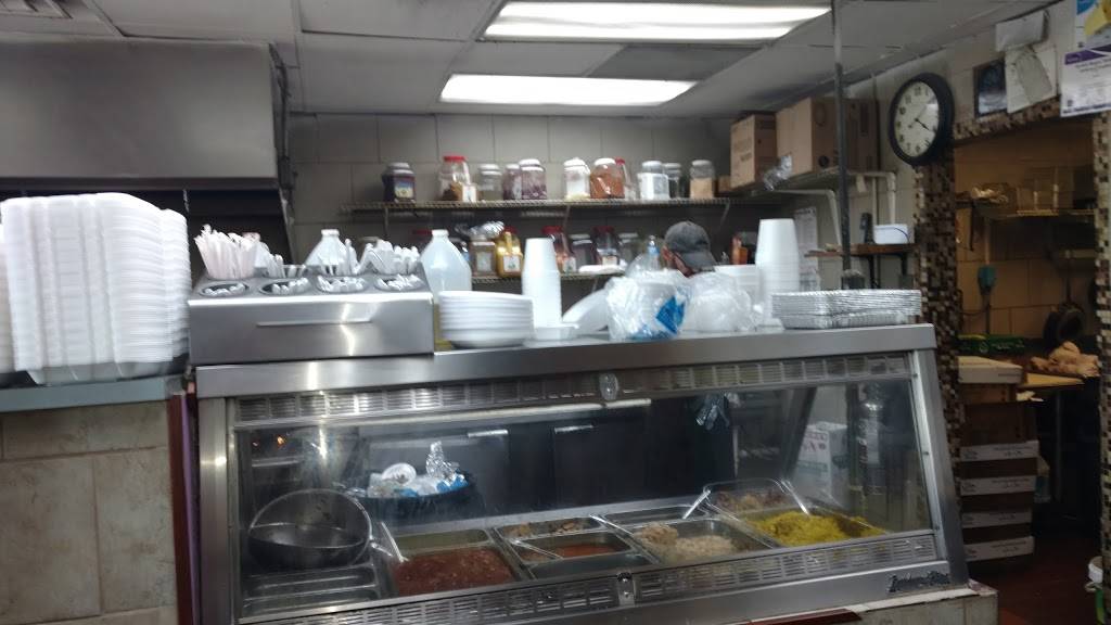 Golden Chicken | restaurant | 13126 W Warren Ave, Dearborn, MI 48126, USA | 3135814477 OR +1 313-581-4477